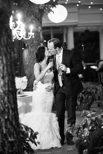 Bride & Groom kiss at old warson Country Club | St. Louis Weddings by Events Luxe