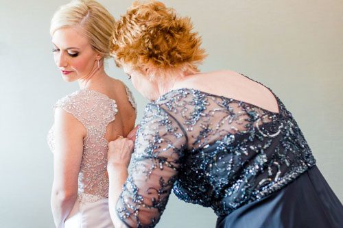 Bride getting ready red winter wedding | Events Luxe Wedding
